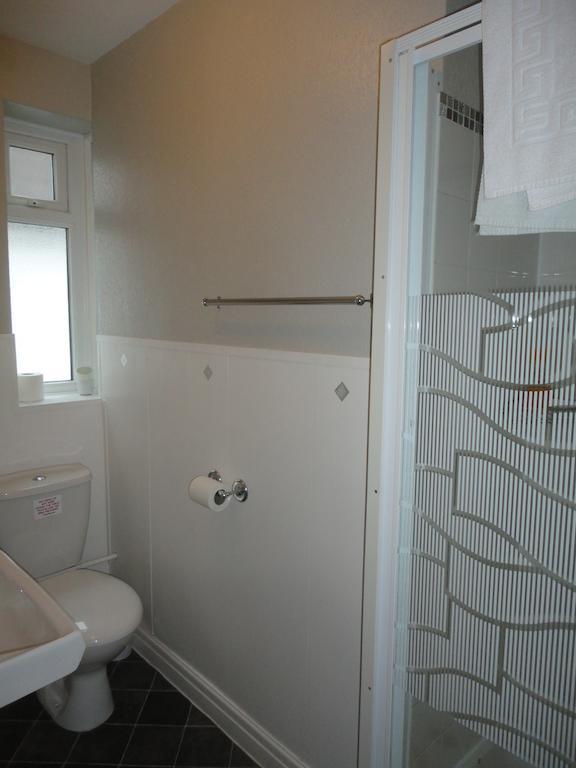 The Ivernia Hotel Skegness Room photo